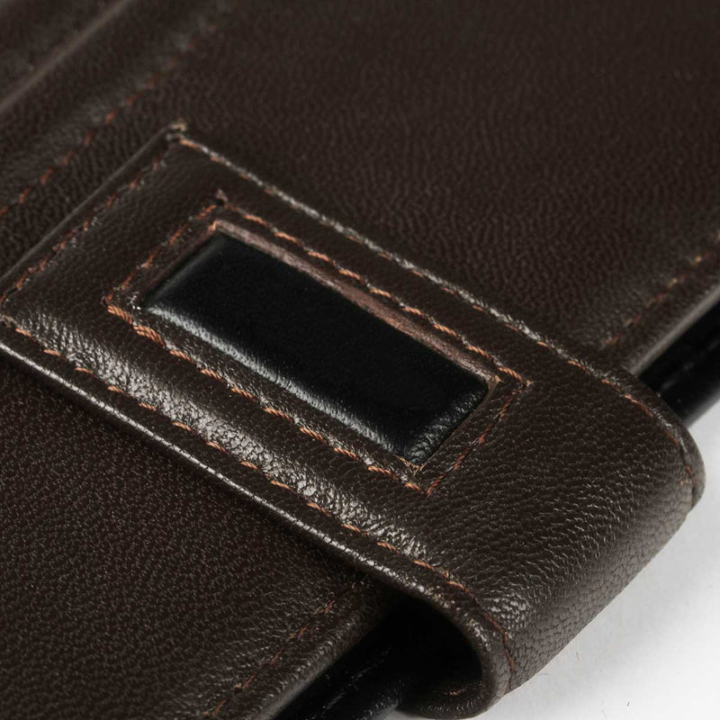 雙拚色細緻短夾，進口PU仿皮紋、烙印LOGO、開窗名片袋、多功能內袋、隱形磁扣。