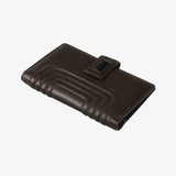 雙拚色細緻短夾，進口PU仿皮紋、烙印LOGO、開窗名片袋、多功能內袋、隱形磁扣。