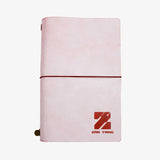 淡雅簡約鬆緊帶封套工商日誌， 酒薰紅，功能PVC內側口袋．鬆緊帶