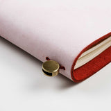 淡雅簡約鬆緊帶封套工商日誌， 酒薰紅，功能PVC內側口袋．鬆緊帶