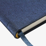 藍色亮面仿布紋 搭配金屬工藝邊框  專業有力 優雅設計