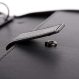 品名﹘拉鍊交屋包 材質﹘進口PU仿皮紋． 烙印．金屬LOGO 特色﹘壓印、燙色、金屬銘板、拉鍊、立體資料袋、A4資料袋三孔活頁夾、開窗名片套、A4資料袋、筆插