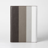 大地色系工商日誌，磁吸式五金書扣、進口PU皮紋。