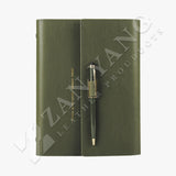 雙功能設計工商日誌，多色可選、筆插、多功能內側口袋、磁吸五金書扣。
