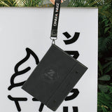 潮流時尚工商日誌，進口PU荔枝皮紋、寬版提帶繩、壓扣霧黑五金書扣。