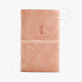 清新柔瑰粉鬆緊帶活頁工商日誌，烙印、夾具、便捷收納袋、多彩頁籤、名片卡套收納袋、鬆緊