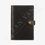 極簡時尚的大方設計 細緻的五金書扣