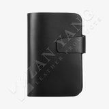 獨特設計仿皮革分隔資料夾 提供更多名片儲存空間 推薦給熱愛名片收藏的您