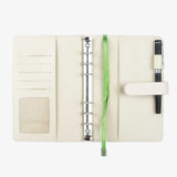 植墨綠仿皮革工商日誌，柔和綠色系 搭配仿皮革 內袋搭配淺綠色絲帶 溫和簡約 時尚耐看