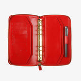 喜氣的紅色為您的生活增添熱情 拉鍊設計 不怕遺失您寶貴的物品 分隔資料夾的設計  收納更多小物品