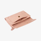  粉嫩格菱紋短夾，進口PU仿皮紋、金屬LOGO、烙印LOGO 上金、多功能內袋、拉鍊零錢袋、壓扣、開窗名片袋。