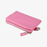 柔玫粉嫩短夾，短皮夾 、進口PU仿皮紋、烙印LOGO、多功能內袋、拉鍊零錢袋、手腕帶扣環、壓扣。