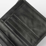 黑皮革短夾，進口PU仿皮紋、烙印LOGO、多功能內袋、開窗名片袋。