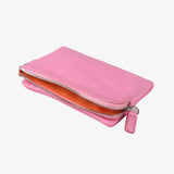 柔玫粉嫩短夾，短皮夾 、進口PU仿皮紋、烙印LOGO、多功能內袋、拉鍊零錢袋、手腕帶扣環、壓扣。