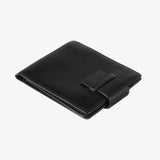 黝黑舌帶短夾，進口PU仿皮紋、烙印LOGO、開窗名片袋、多功能內袋、穿入式舌帶。