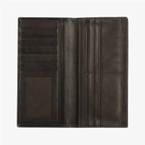 平滑細緻長夾，烙印LOGO、可容納18-22張卡