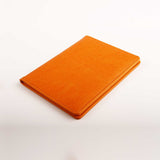 陽光橘護照夾，PU進口仿皮紋、多功能名片夾/內袋、烙印LOGO上色。