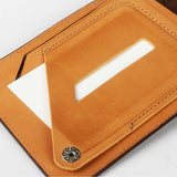 創意壓扣舌帶短夾、進口PU仿皮紋、烙印LOGO、開窗名片袋、多功能內袋、壓扣舌帶、SD卡袋、金屬配件。