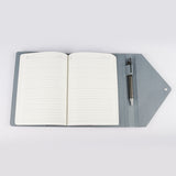 手拿包款三折封套工商日誌，展開