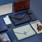 信封繞扣三折活頁工商日誌，情境