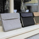 水洗牛皮紙與皮紋三折活頁工商日誌，情境