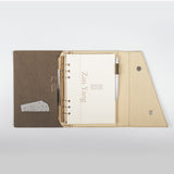 水洗牛皮紙與羊毛氈三折活頁工商日誌，展開