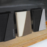 水洗牛皮紙與羊毛氈三折活頁工商日誌，情境