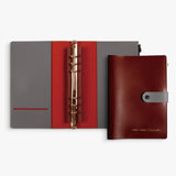 皮質包扣活頁工商日誌，冷石灰與酒薰紅、展開