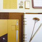 療癒系穿入扣帶活頁工商日誌，情境