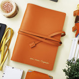 復古手著綁帶活頁工商日誌，情境