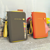 寬版手提帶拉鍊活頁工商日誌，情境