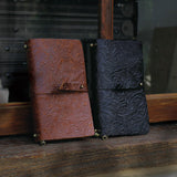 復古雕花扣帶封套工商日誌，情境