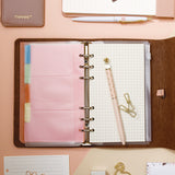清新柔瑰粉鬆緊帶活頁工商日誌，烙印、夾具、便捷收納袋、多彩頁籤、名片卡套收納袋、鬆緊