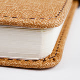 棕灰雙色磁吸精裝工商日誌，情境