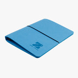 多色輕巧鬆緊帶活頁工商日誌，斜角特寫